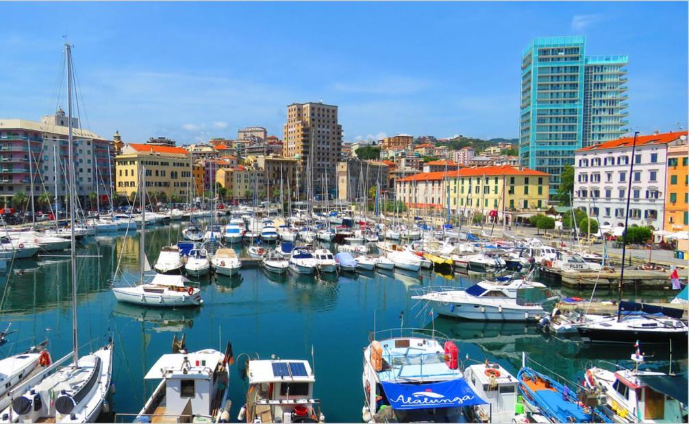 Savona Casa Vacanze Vicino Mare 3 Minuti Wifi Екстериор снимка